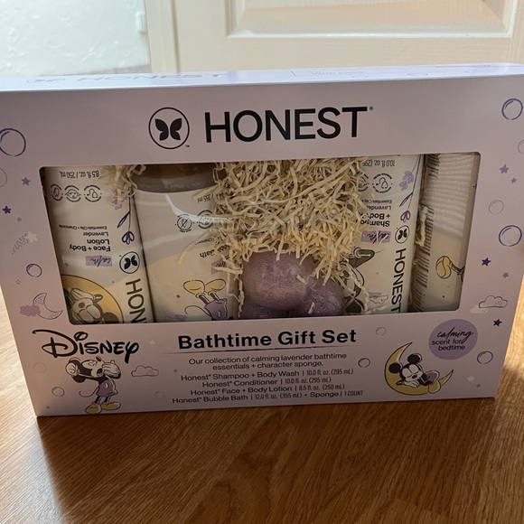 The Honest Company Other - The Honest Company Disney Bathtime Gift Set